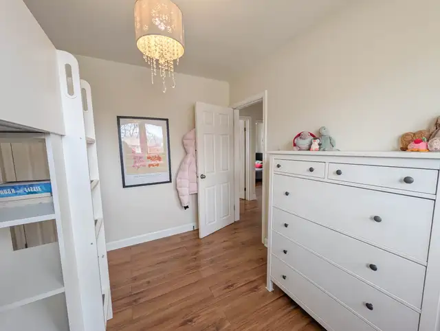 50 Whittaker Ave, Grimsby - Waterfront 3 Bed Main Unit - Photo 12