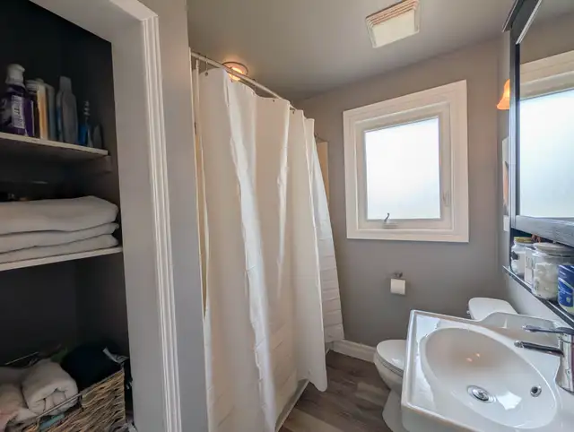 50 Whittaker Ave, Grimsby - Waterfront 3 Bed Main Unit - Photo 15