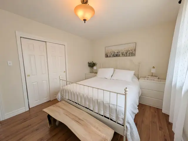 50 Whittaker Ave, Grimsby - Waterfront 3 Bed Main Unit - Photo 16