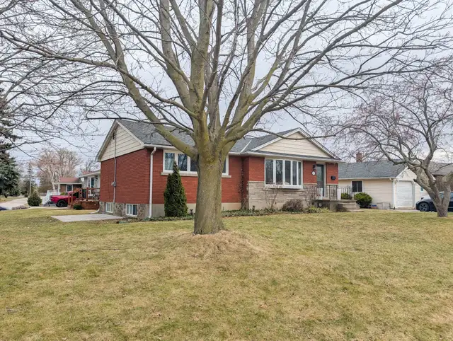 50 Whittaker Ave, Grimsby - Waterfront 3 Bed Main Unit - Photo 20