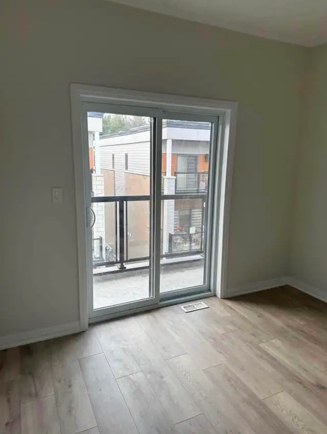 Townhouse for rent - Photo 4