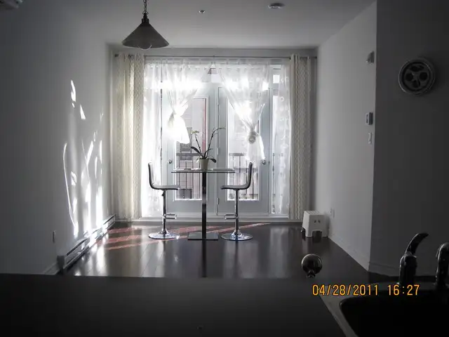 CONDO 3 1/2 MEUBLÉ - VIEUX-PORT - VILLE-MARIE - JACQUES CARTIER - Photo 3