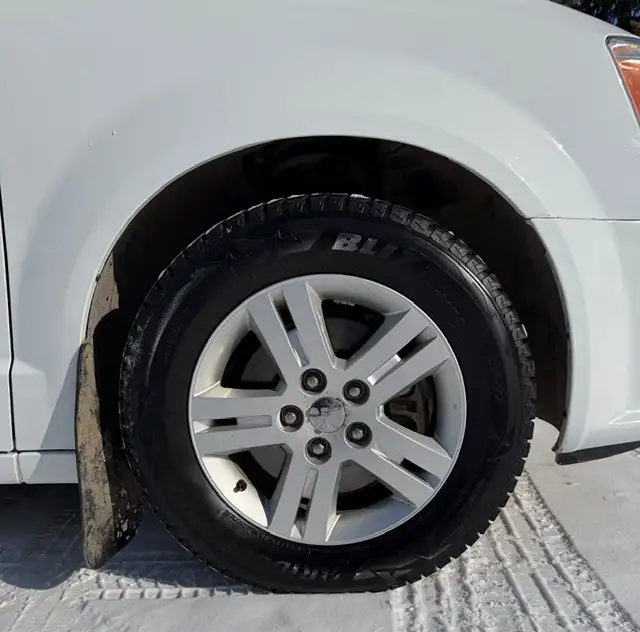 2015 Dodge Grand Caravan Crew E Stow n Go PKG .... 7 SEAT - Photo 2