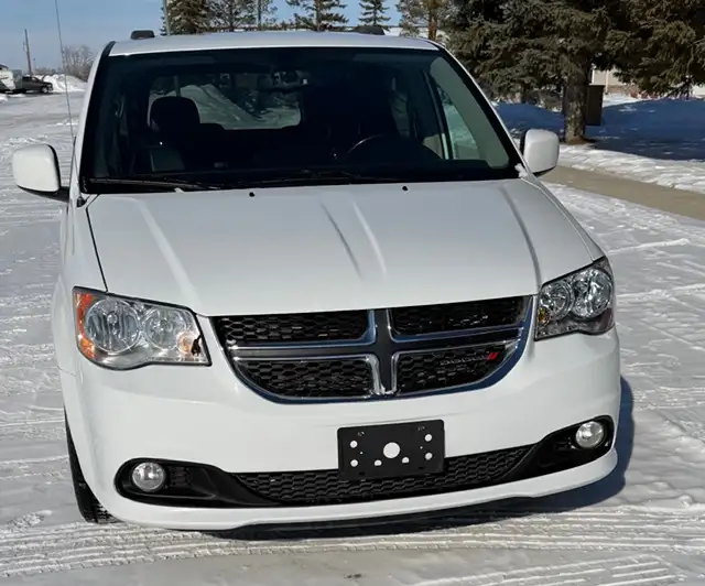 2015 Dodge Grand Caravan Crew E Stow n Go PKG .... 7 SEAT - Photo 3