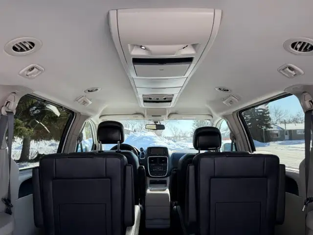 2015 Dodge Grand Caravan Crew E Stow n Go PKG .... 7 SEAT - Photo 4