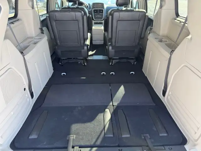 2015 Dodge Grand Caravan Crew E Stow n Go PKG .... 7 SEAT - Photo 5