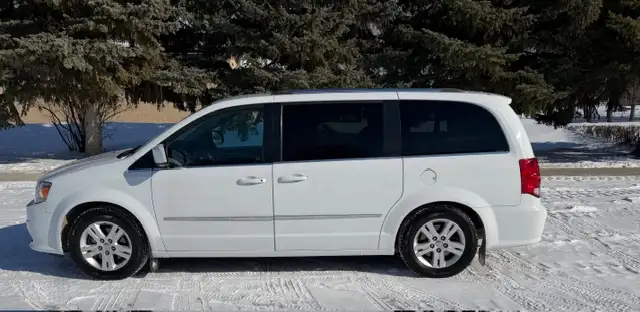 2015 Dodge Grand Caravan Crew E Stow n Go PKG .... 7 SEAT - Photo 8