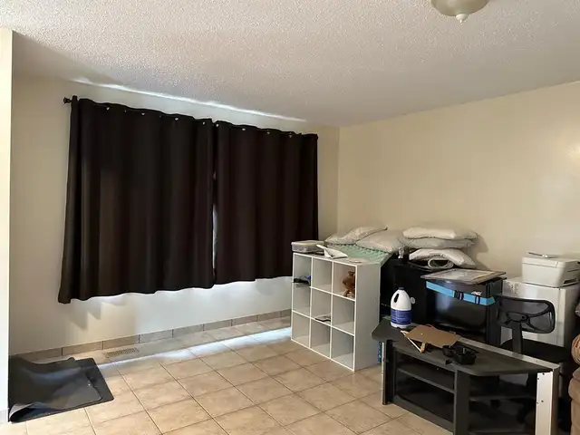Room for Rent - May 1st - Photo 5