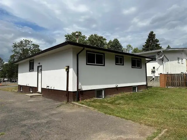 Room for Rent - May 1st - Photo 9