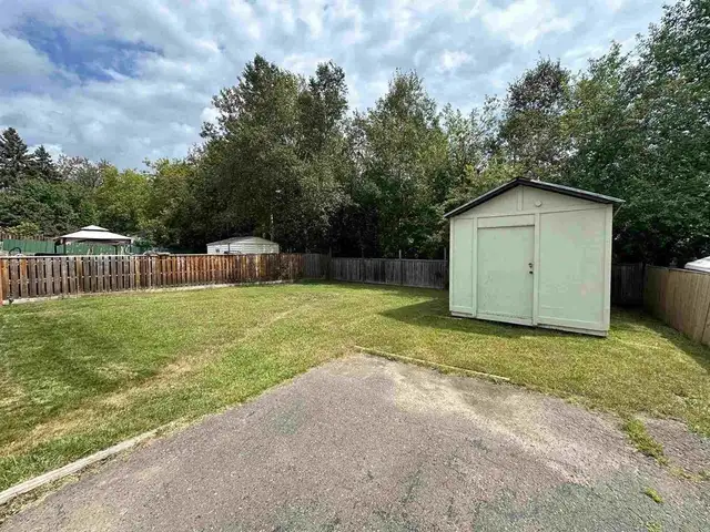 Room for Rent - May 1st - Photo 10