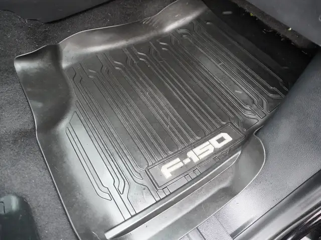 2023 Ford F-150 TRIPLE BLACK LARIAT ONLY 18,000KMS STILL AS NEW! - Photo 21