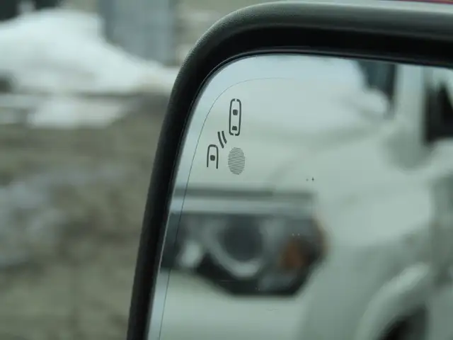 2017 Ford Explorer 4WD 4dr Limited LOADED LEATHER PANO-ROOF - Photo 23