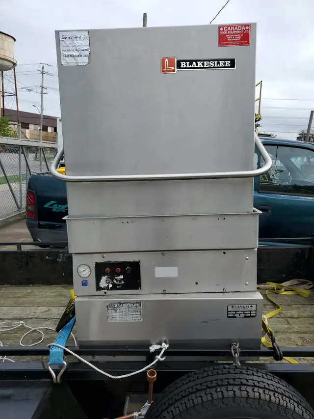 CANADA FOOD EQUIPMENT DISH WASHER 3PH, 208VOLTS, 60hz