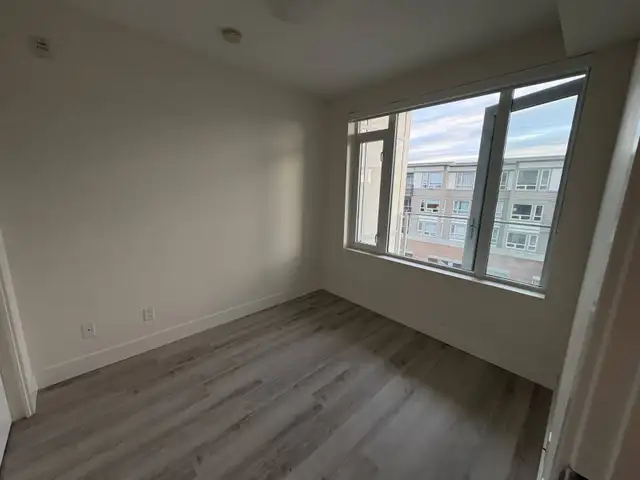 Richmond 1BR   Den | High Floor | Bright | Gym - Photo 3