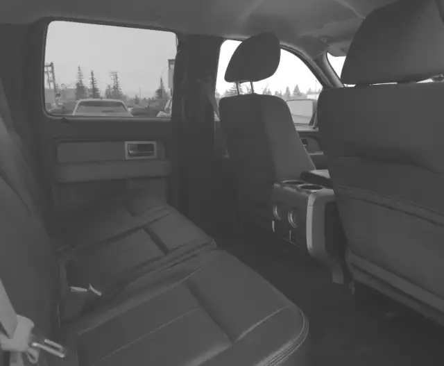 2010 Ford F-150 XL - 5.4L V8! READY FOR HARD WORK! - Photo 11