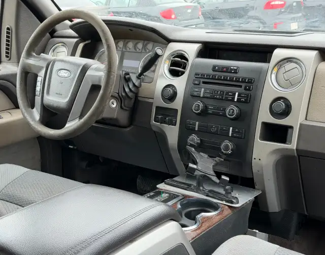 2010 Ford F-150 XL - 5.4L V8! READY FOR HARD WORK! - Photo 13