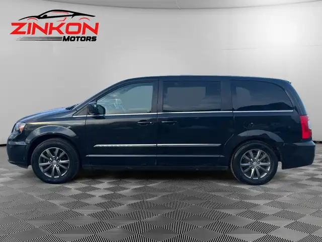 2015 Chrysler Town & Country S | NAVI | BACK-UP CAM | BLIND SPOT - Photo 2