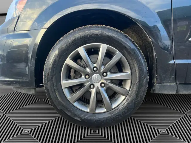 2015 Chrysler Town & Country S | NAVI | BACK-UP CAM | BLIND SPOT - Photo 10