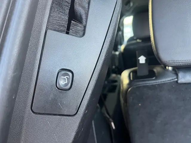 2015 Chrysler Town & Country S | NAVI | BACK-UP CAM | BLIND SPOT - Photo 20