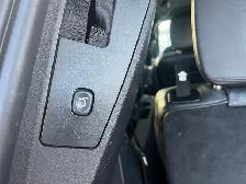 2015 Chrysler Town & Country S | NAVI | BACK-UP CAM | BLIND SPOT - Photo 20