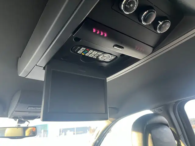 2015 Chrysler Town & Country S | NAVI | BACK-UP CAM | BLIND SPOT - Photo 22
