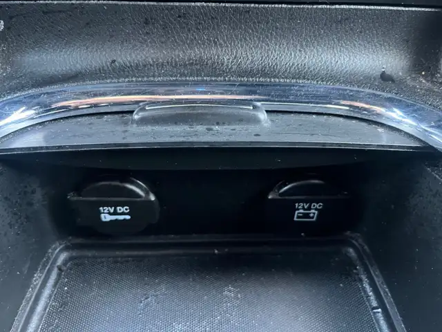 2015 Chrysler Town & Country S | NAVI | BACK-UP CAM | BLIND SPOT - Photo 27