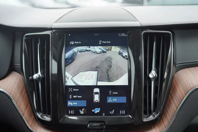 2019 Volvo XC60 T6 Inscription AWD, Sunroof, Alloy Wheels. - Photo 4