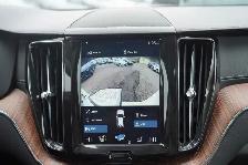 2019 Volvo XC60 T6 Inscription AWD, Sunroof, Alloy Wheels. - Photo 4