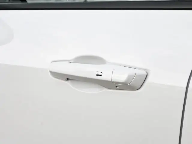 2025 Chevrolet Traverse LT AWD 2.5T - Photo 8
