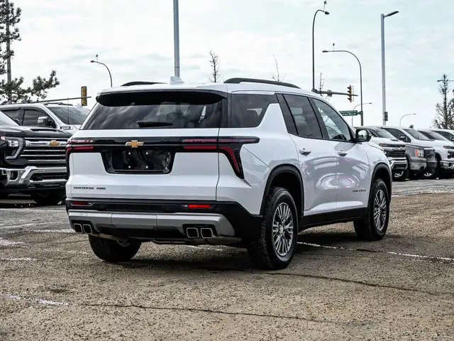 2025 Chevrolet Traverse LT AWD 2.5T - Photo 13