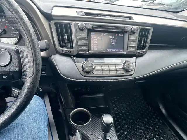 2014 Toyota RAV4 XLE - Photo 11