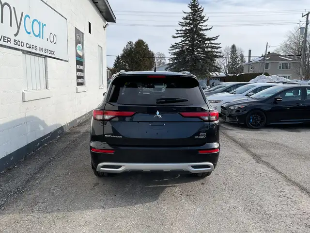 2024 Mitsubishi Outlander Plug-In Hybrid - Photo 4