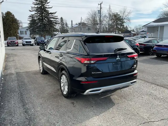 2024 Mitsubishi Outlander Plug-In Hybrid - Photo 5
