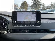 2024 Mitsubishi Outlander Plug-In Hybrid - Photo 16