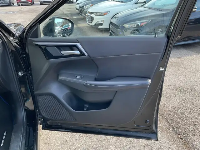 2024 Mitsubishi Outlander Plug-In Hybrid - Photo 19