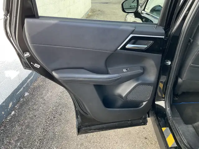 2024 Mitsubishi Outlander Plug-In Hybrid - Photo 20