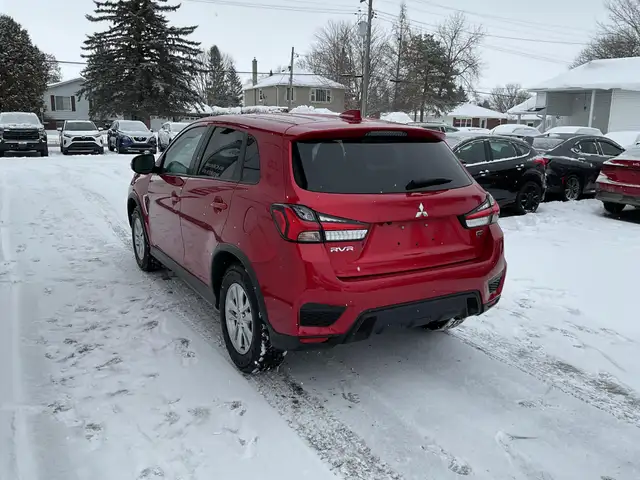 2024 Mitsubishi RVR - Photo 5