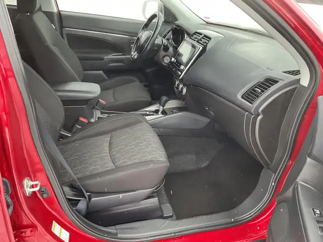2024 Mitsubishi RVR - Photo 9