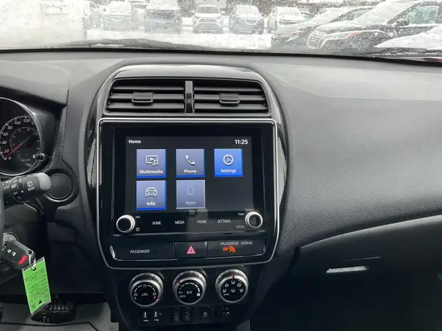 2024 Mitsubishi RVR - Photo 14