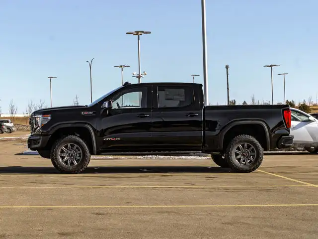 2026 GMC Sierra 1500 AT4X - Photo 5