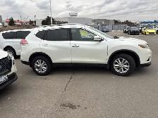 2016 NISSAN ROGUE S PKG | AWD | CLEAN CARFAX - Photo 4