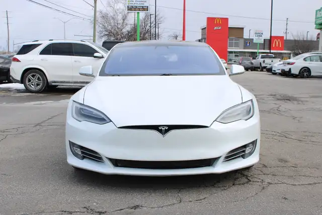 2020 Tesla Model S - Photo 2