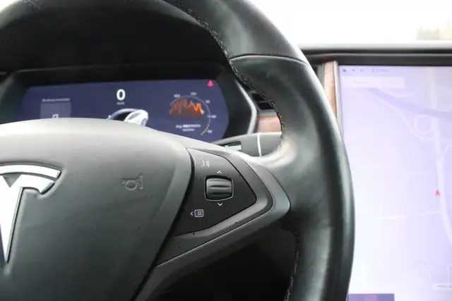 2020 Tesla Model S - Photo 14