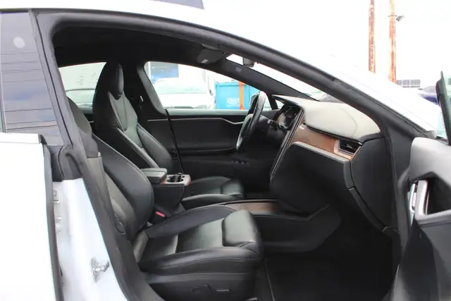 2020 Tesla Model S - Photo 16