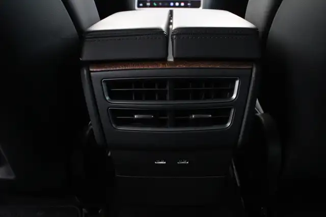 2020 Tesla Model S - Photo 26