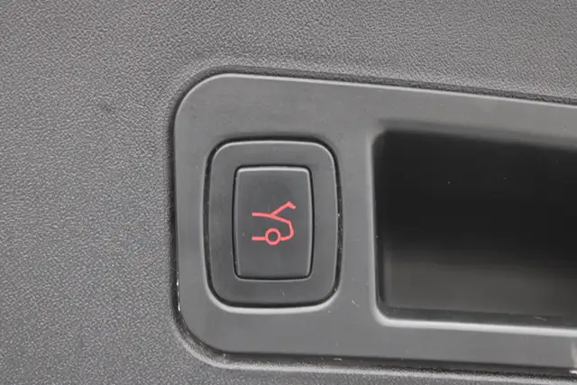 2020 Tesla Model S - Photo 28