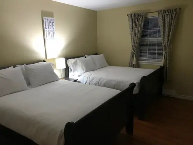 Quiet 2 bedroom with washer dryer and patio for April 1st - Photo 4