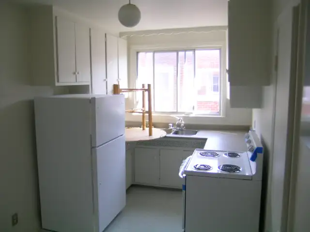 Côte-Saint-Luc - 4½, frigo   four inclus, dispo Avril/Mai ! - Photo 7