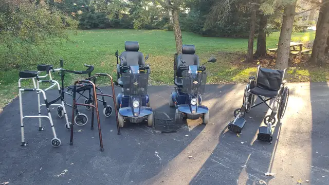 2 Mobility Scooters, Wheelchair & 3 Different Types of Walkers - Photo 7