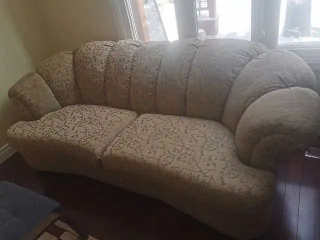 Tow Sofa